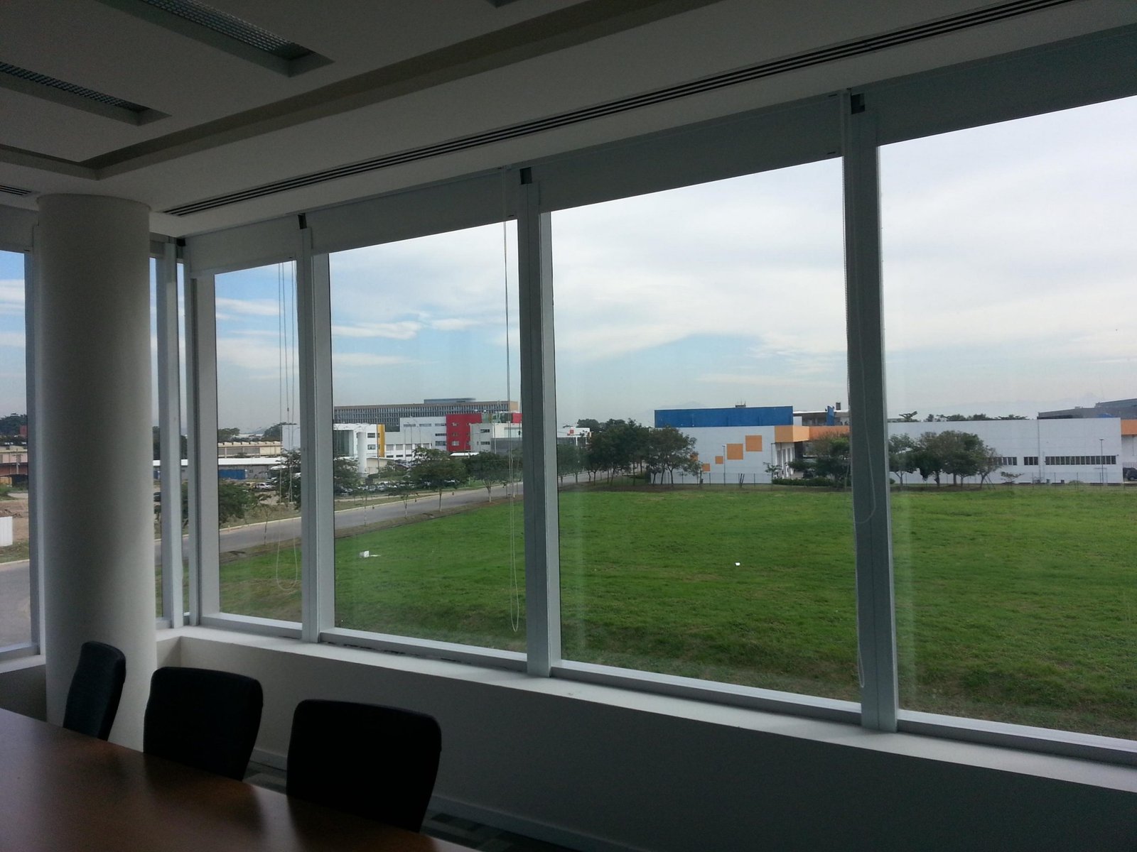 Vidros blindados multicamadas Engeblind para proteção balística residencial e empresarial